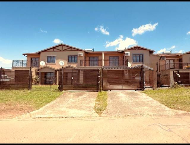 3 BEDROOM DUPLEX FOR SALE IN SUNFORD